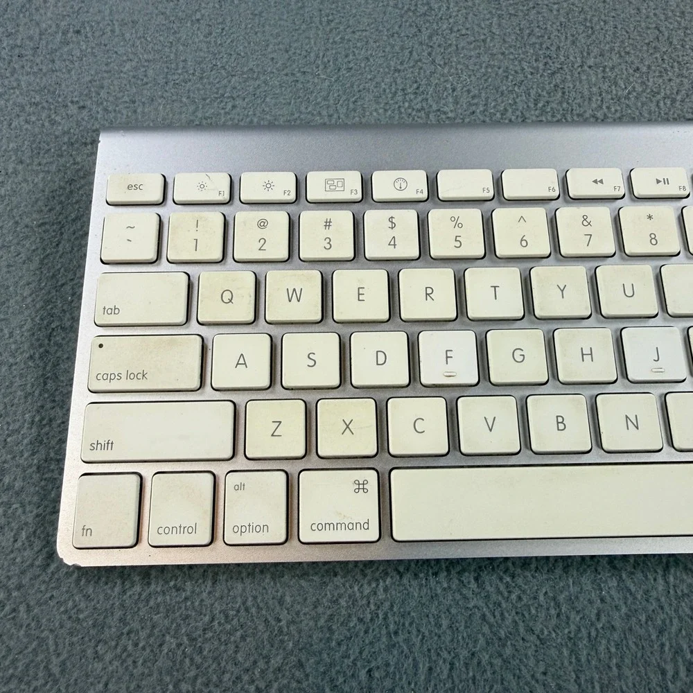 Apple Wireless Keyboard A1255 Bluetooth Aluminum Silver White Mac Tested